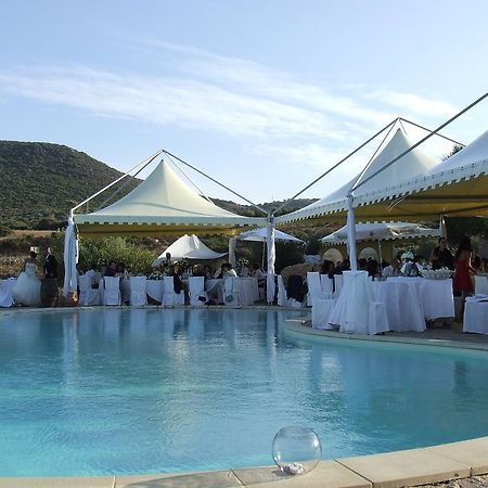 Hotel Ristorante La Tana Di Li Mazzoni Trinità dʼAgultu Exteriör bild