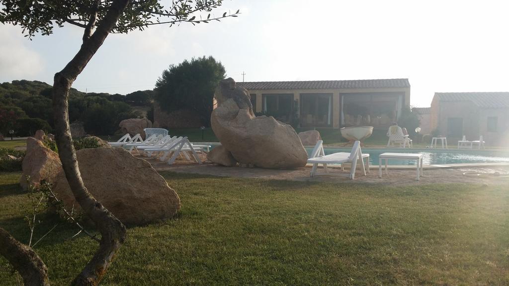 Hotel Ristorante La Tana Di Li Mazzoni Trinità dʼAgultu Exteriör bild